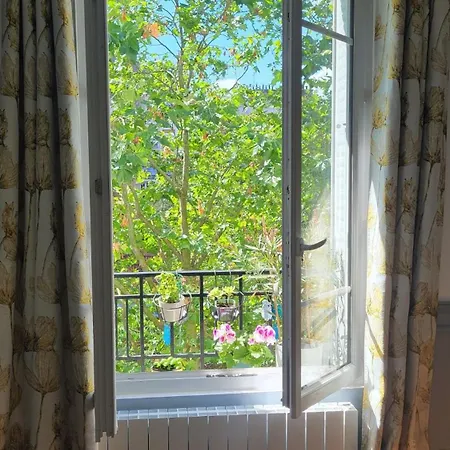 Apartment Lovely Bright With Great Transport Access