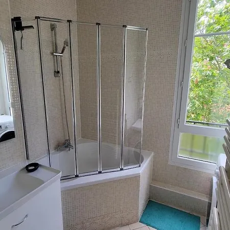Lovely Bright With Great Transport Access